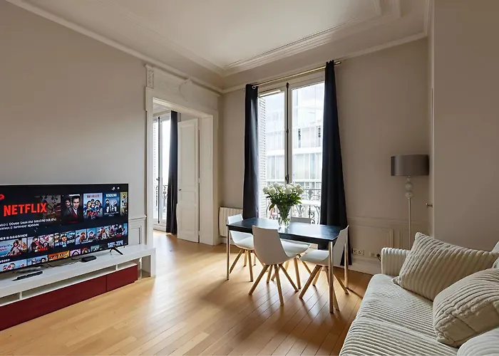 Eiffel View - Chic 1br - Palais Des Congres Апартаменты