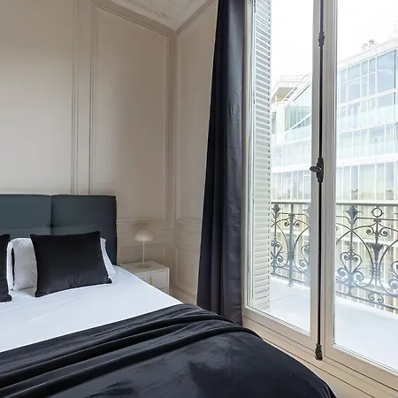Apartman Eiffel View - Elegant 1Br - Terrace