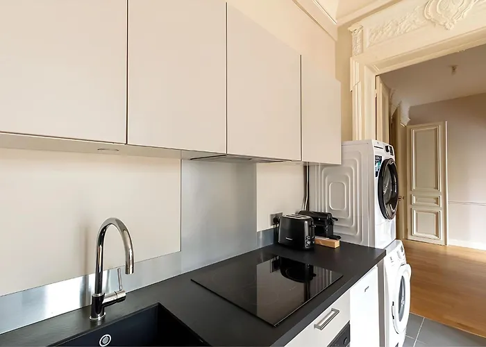 Apartment Eiffel View - Chic 1br - Palais Des Congres