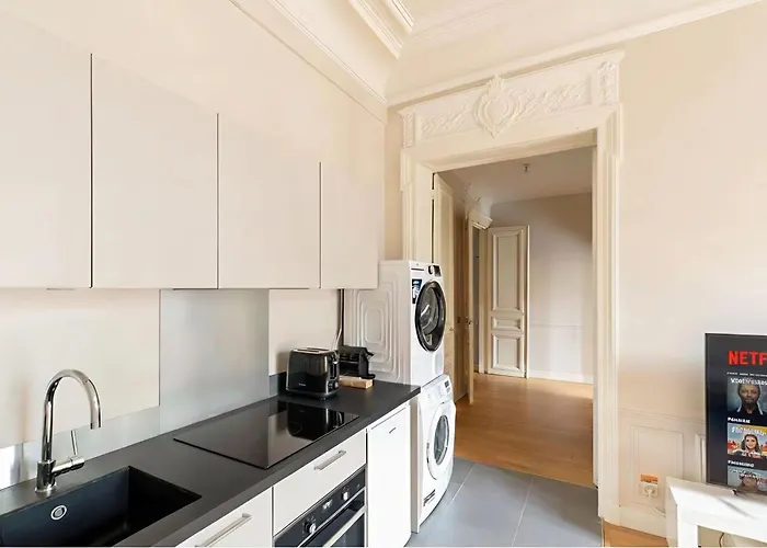Apartment Eiffel View - Chic 1br - Palais Des Congres *