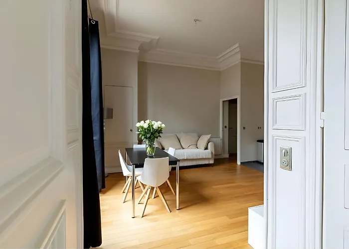 Apartament Eiffel View - Chic 1br - Palais Des Congres *