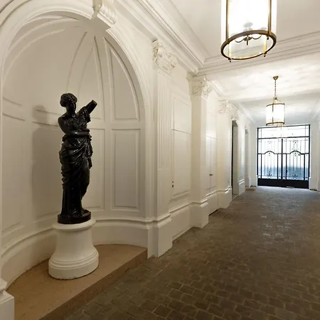 Cosy 1br - Sleeps 5 - Arc De Triomphe アパート パリ